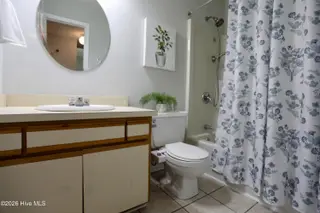 100 Sawmill Road E, Pinehurst, NC 28374 – photo 17: guest bath