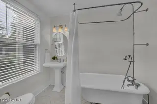 1829 Wrightsville Avenue, Wilmington, NC 28403 – photo 12: Guest Bathroom