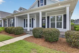 8450 Oak Abbey Trail NE, Leland, NC 28451 — 3-bedroom townhome in Compass Pointe, Leland, NC, photo 3 of 37