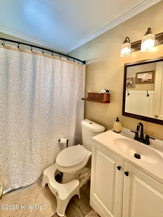 900 Tuscarora Avenue, Elizabeth City, NC 27909 – photo 22: Bathroom 1