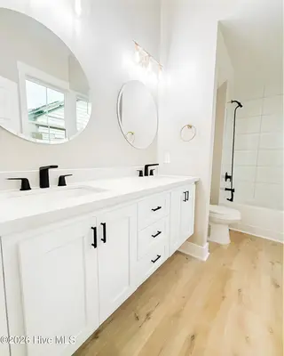907 Wooster Street, Wilmington, NC 28401 – photo 4: Wooster St Bathroom #2