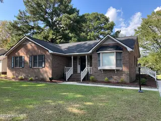 111 Excaliber Drive, Greenville, NC 27858 — 3-bedroom home in Camelot, Greenville, NC, photo 1 of 18: IMG_5539