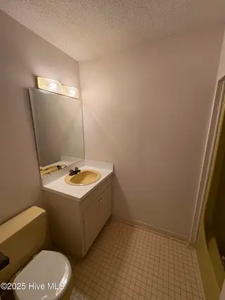 1608 Brices Creek Road, New Bern, NC 28562 – photo 19: 3rd bath