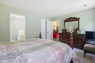910 Elderberry Lane SW, Sunset Beach, NC 28468 — 3-bedroom home in Wyndfall, Sunset Beach, NC, photo 16 of 31: 19-web-or-mls-910 Elderberry Ln-19
