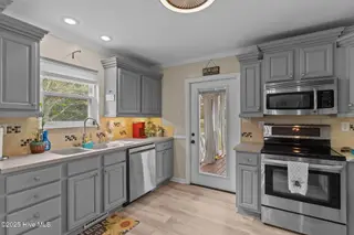74 S Hummingbird Lane, Rocky Point, NC 28457 — 3-bedroom home in Highsmith Estates, Rocky Point, NC, photo 18 of 38: 48-web-or-mls-BTS03903