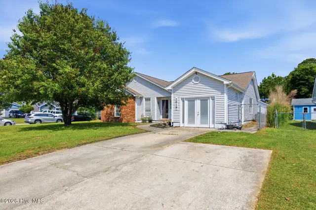 2619 Idlebrook Circle, Midway Park, NC 28544