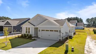 2009 Brighton Drive, New Bern, NC 28562 – photo 6: f1c0a59e-ba07-4971-8445-5cbbe19e6114 (1)