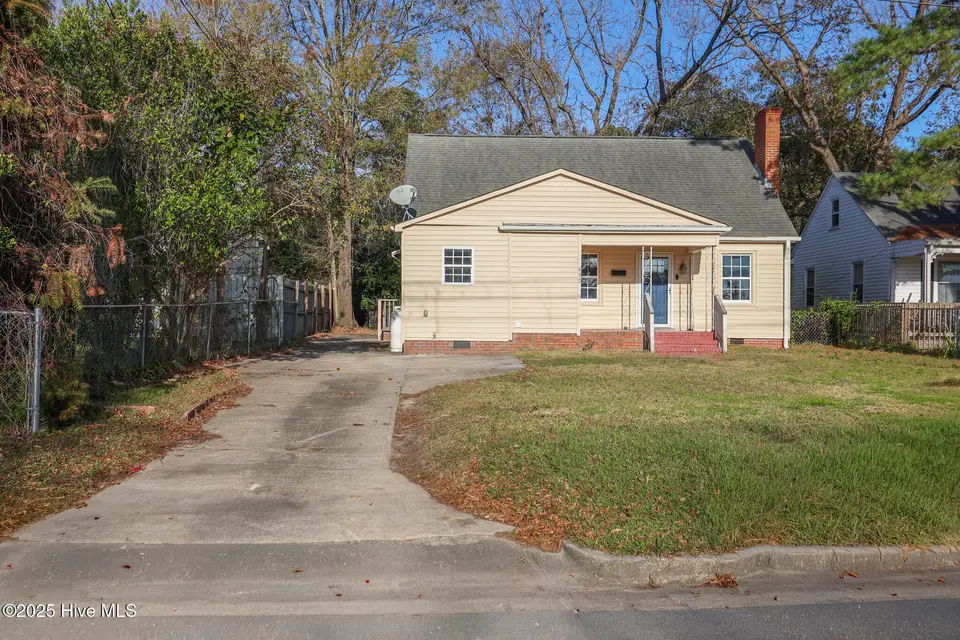402 Warlick Street, Jacksonville, NC 28540 — 3-bedroom home in Murrill Subdivision, Jacksonville, NC, photo 1 of 46: 402 Warlick-01