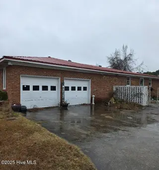 306 Greenfield Boulevard, Greenville, NC 27834 – photo 2: 20251205_121127