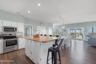 535 Ocean Boulevard W, Holden Beach, NC 28462 – photo 17: 535OceanBlvdW - 14