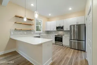 509 S 5th Avenue, Wilmington, NC 28401 – photo 19: Chef's Kitchen