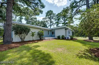 5724 Gondolier Drive, New Bern, NC 28560 – photo 8: 05-5724_Gondolier-33