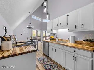 650 Queens Creek Road, Hubert, NC 28539 – photo 14: 134171395727629661_134171395654986119_A0