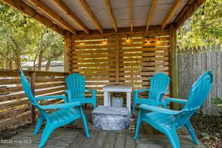 201 Hoop Pole Creek Drive, Atlantic Beach, NC 28512 – photo 13: 35-web-or-mls-1S3A0206