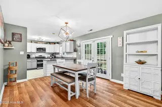401 Savannah Drive, Jacksonville, NC 28546 – photo 9: 09