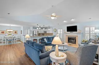117 Lighthouse Drive, Carolina Beach, NC 28428 – photo 23: 43-web-or-mls-DSC05448