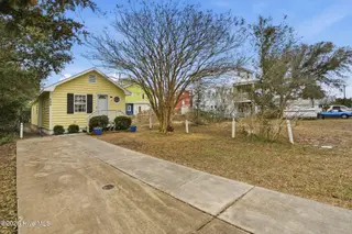 525 Fourth Avenue S, Kure Beach, NC 28449 — 2-bedroom home, Kure Beach, NC, photo 2 of 30: 3_525_Fourth_Ave_027