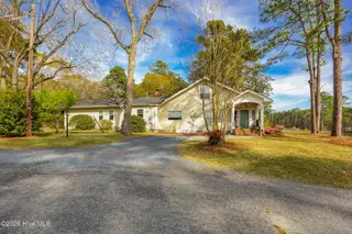 901 E Main Street, Aberdeen, NC 28315 – photo 2: 901 E Main-28