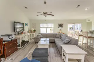 2086 Castlebridge Court NW, Calabash, NC 28467 — 3-bedroom home in Spring Mill, Calabash, NC, photo 12 of 59: living area