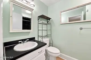 204 Little John Lane, Havelock, NC 28532 – photo 21: 31-web-or-mls-DSC_6352-edit