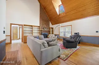 934 Falcon Circle, Greenville, NC 27834 — 3-bedroom home in Northwoods, Greenville, NC, photo 14 of 53: 32-web-or-mls-img_5586