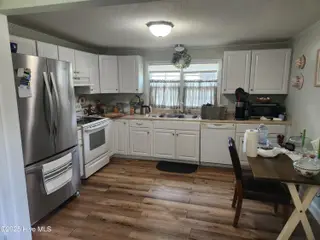 215 S Lee Avenue, Beulaville, NC 28518 — 2-bedroom home, Beulaville, NC, photo 8 of 17: Kitchen