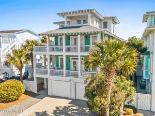 306 Coral Drive, Wrightsville Beach, NC 28480 — 5-bedroom home in Harbor Island, Wrightsville Beach, NC, photo 8 of 57: 005_306_coral_drive-02_658