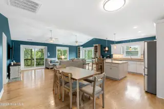 102 Sandpiper Lane, Indian Beach, NC 28512 – photo 12: Dining area