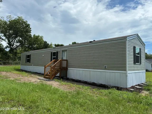 109 Wendy Hill Lane, Sneads Ferry, NC 28460