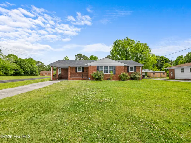 114 Country Club Road, Jacksonville, NC 28546