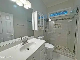140 Steeplechase Way, Southern Pines, NC 28387 – photo 21: Guest bath