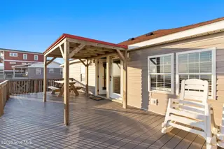 4025 E Beach Drive, Oak Island, NC 28465 – photo 10: 43-web-or-mls-CAMMediaLLC.com (43 of 47)