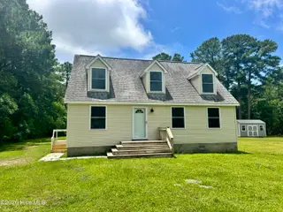 133 Riverside Drive, Beaufort, NC 28516 — 3-bedroom home in Riverside Estates, Beaufort, NC, photo 1 of 29: Front