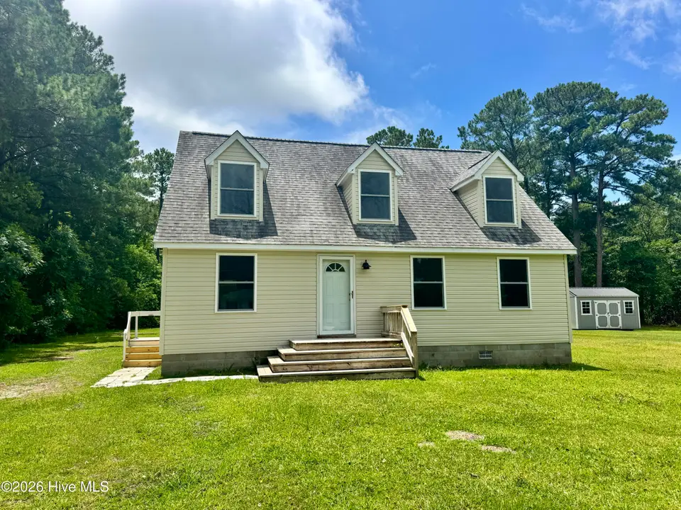133 Riverside Drive, Beaufort, NC 28516 — 3-bedroom home in Riverside Estates, Beaufort, NC, photo 1 of 29: Front