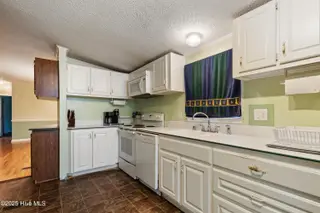 266 Morse Drive, Hubert, NC 28539 — 3-bedroom manufactured home, Hubert, NC, photo 23 of 41: DSC_6881