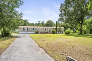 178 Cedarwood Drive, Swansboro, NC 28584 – photo 2: 2-web-or-mls-174-Cedarwood-6-29-26-001