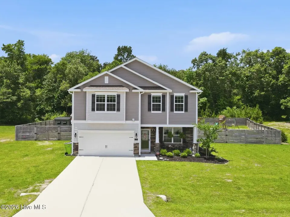 116 Featherstone Lane, New Bern, NC 28562 – photo 1 of 52: 116 Featherstone Ln