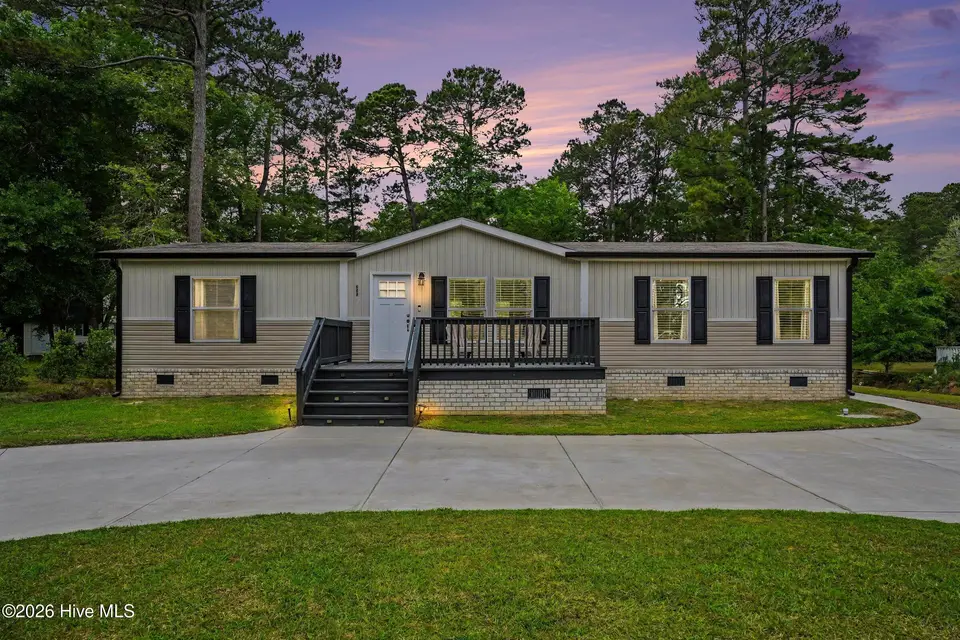 335 Ridgewood Drive NW, Calabash, NC 28467 — 3-bedroom manufactured home in Ocean Forest, Calabash, NC, photo 1 of 39