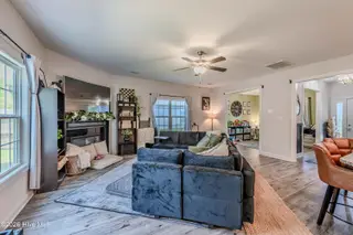 464 Water Wagon Trail, Jacksonville, NC 28546 – photo 10: Living room