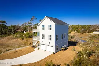919 Calamanda Court, Morehead City, NC 28557 – photo 12: 919 Calamanda Court