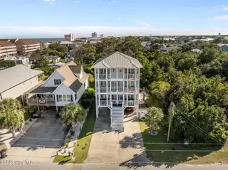 109 Greenville Avenue 1, Carolina Beach, NC 28428 – photo 8: 6-web-or-mls-DJI_20250902164037_0128_D