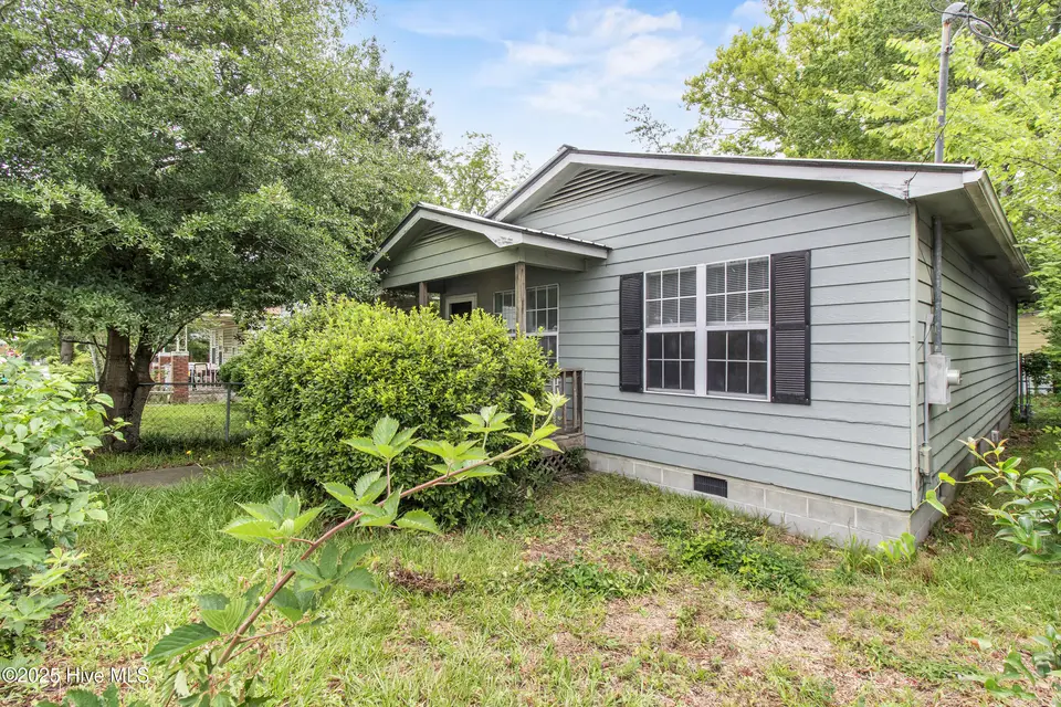 117 S 13th Street, Wilmington, NC 28401 – photo 1 of 35: 3_front exterior