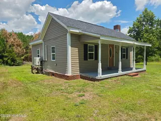 4324 N Nc Highway 53 E, Burgaw, NC 28425 — 2-bedroom home, Burgaw, NC, photo 2 of 18