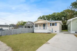617 S 9th Street, Wilmington, NC 28401 – photo 3: shared driveway