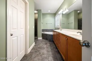 773 Creekway Circle SE, Bolivia, NC 28422 – photo 24: Primary bath
