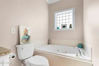 104 S 3rd Street J1 & Slip #55 Atlantic Harbour, Morehead City, NC 28557 – photo 22: Primary bath with soaking tub