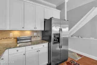 606 Tennessee Avenue 1, Carolina Beach, NC 28428 – photo 14: Kitchen 4
