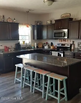 201 Classy Court, Richlands, NC 28574 – photo 6: Kitchen Island