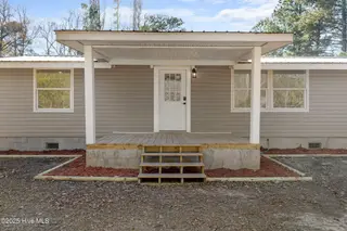 2073 Dawson Cabin Road, Jacksonville, NC 28540 — 3-bedroom home, Jacksonville, NC, photo 6 of 44: Front