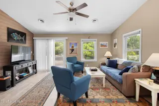 133 Doe Drive, Emerald Isle, NC 28594 – photo 11: Living room with great natural light